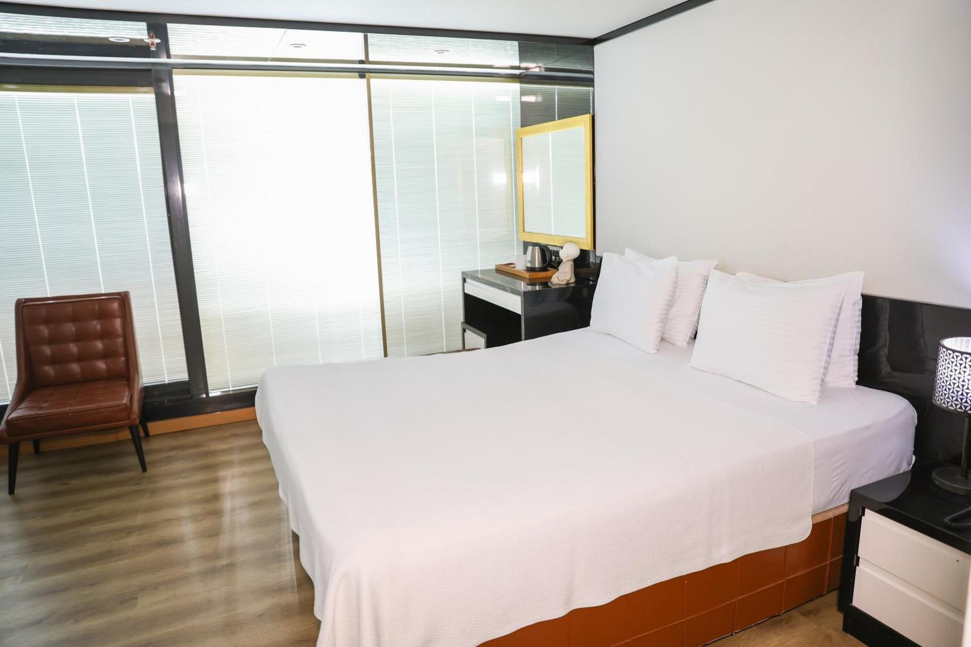 The Hera Platinum Hotel Стамбул Экстерьер фото